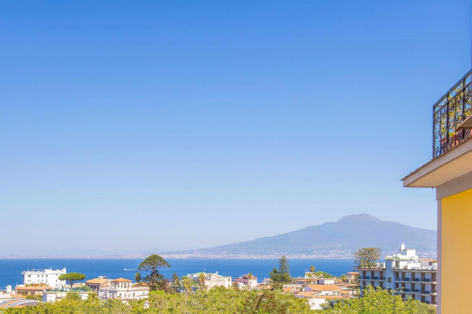 Sorrentovibes - New & Stylish Two Bedroom With Balconies Apartamento