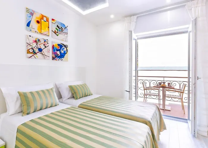 Sorrentovibes - New & Stylish Two Bedroom Apartment With Balconies